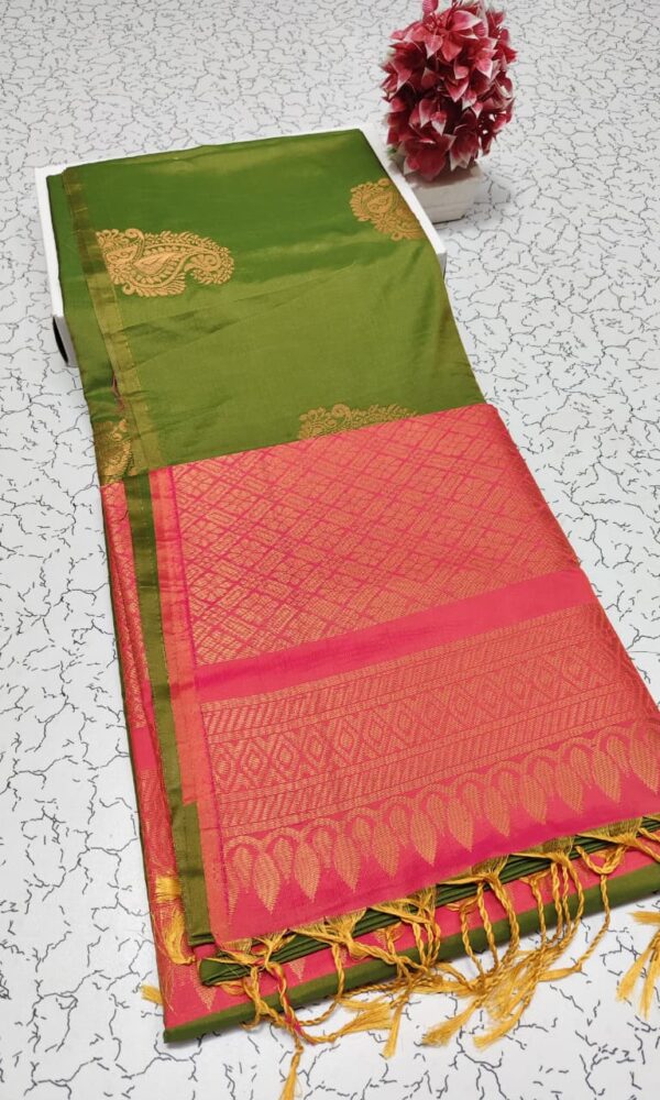BORDERLESS SOFT SILK SAREES